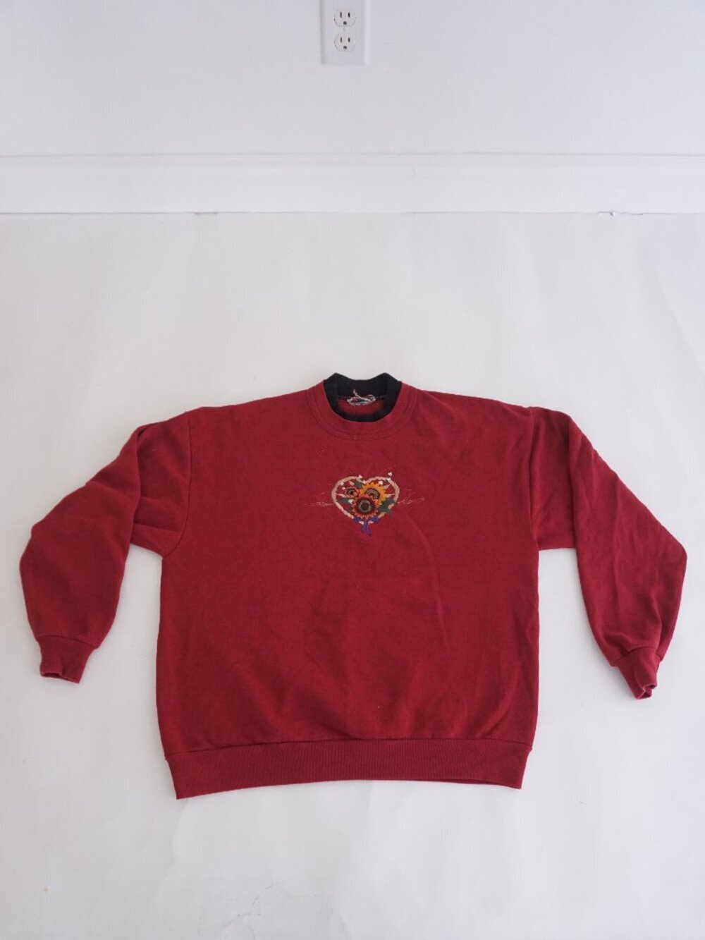 Vintage Red Sunflower Heart Embroidered Cottage Farmhouse Crewneck Sweatshirt M